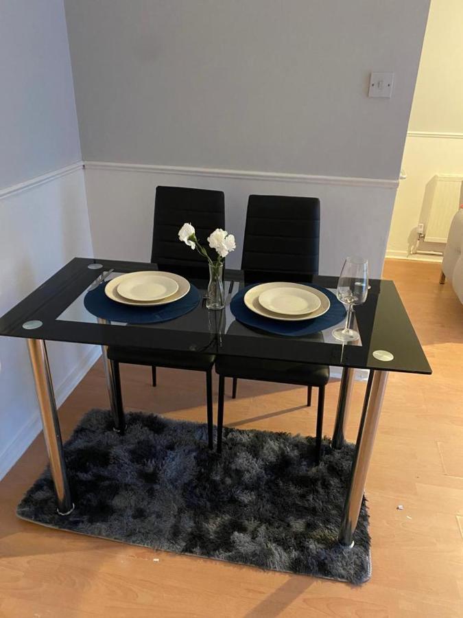 2 Bedroom Lovely Apartment In Woolwich Londen Buitenkant foto